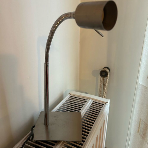 Desk style lamp like new, needs bulb