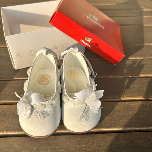 White leather baby shoes size 21 for girl new