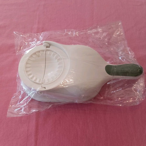 2 in 1 Tool-Machine for Pies and Dumplings new