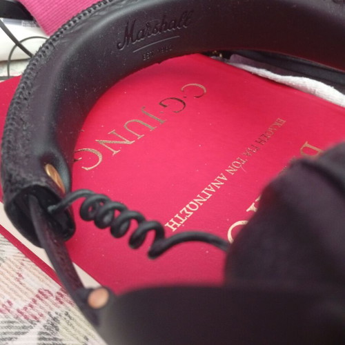 Marshall Mid Bluetooth wireless headphones like new