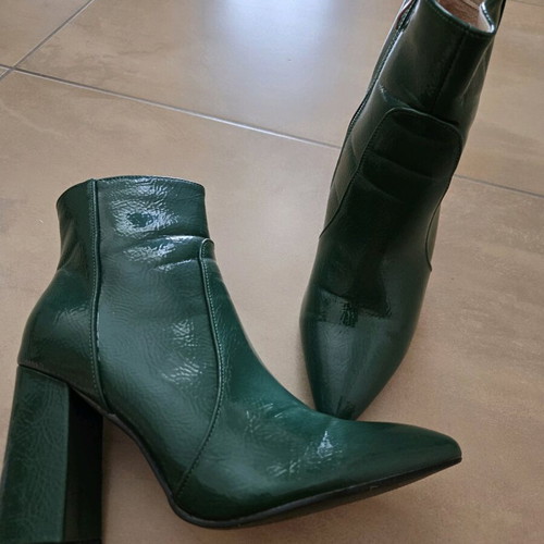 Green patent leather ankle boots like new, size 38