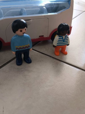 Playmobil ван с 4 фигури в добро състояние