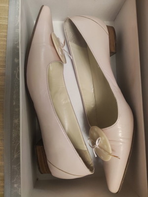 Mourtzi leather women's low-heeled pointed ballerinas size 37 like new, pink