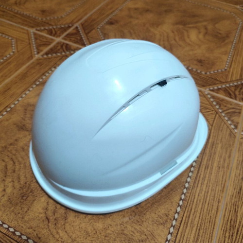 Deltaplus Construction Helmet PPE Safety Hat like new, adjustable, lightweight