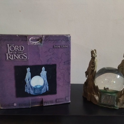 Lord of the Rings Argonath Snowglobe like new