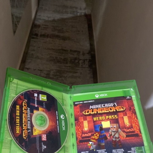 Minecraft Dungeons Hero Edition Xbox One new