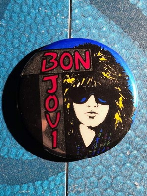 Bon Jovi vintage memorabilia set new, 3 patches and 1 badge