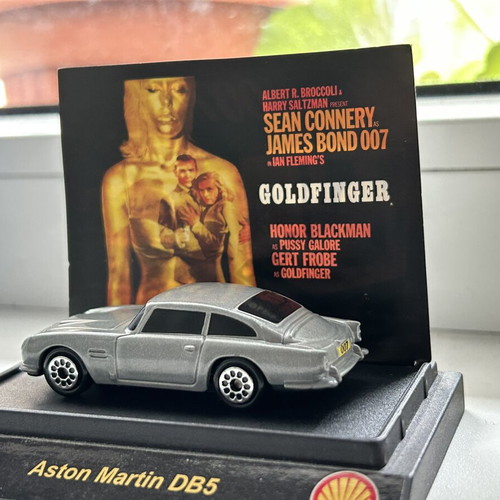 Aston Martin DB5 James Bond 007 Goldfinger Shell Collection new