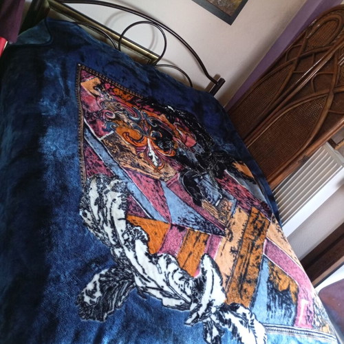 Double velvet blanket used, 2.20x2.40 m