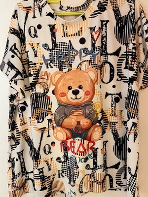 Oversized T-shirt with Cute Bear and Letters Print like new, multicolor