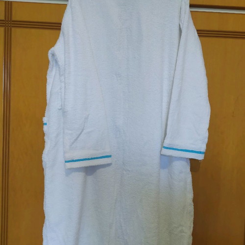 White unisex bathrobe used, large size, 100% cotton