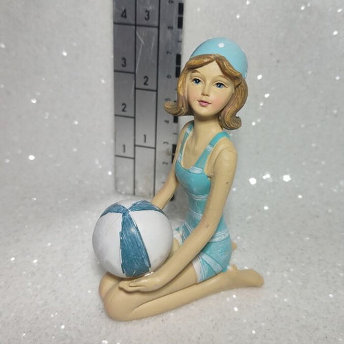 Bathing girl figurine ornament