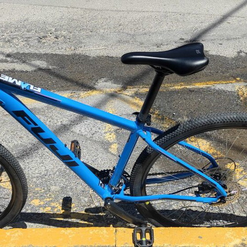 Fuji Nevada 29" Mountain Bike like new, hydraulic disc brakes, medium frame
