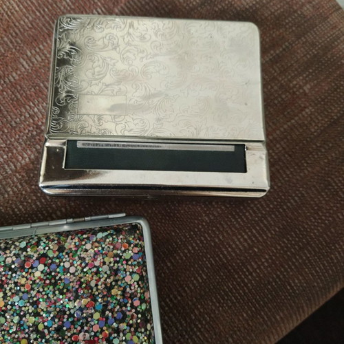 Tobacco cases 2 like new