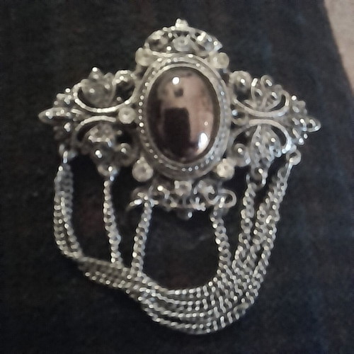 Metal vintage pins like new, set of 3 pieces