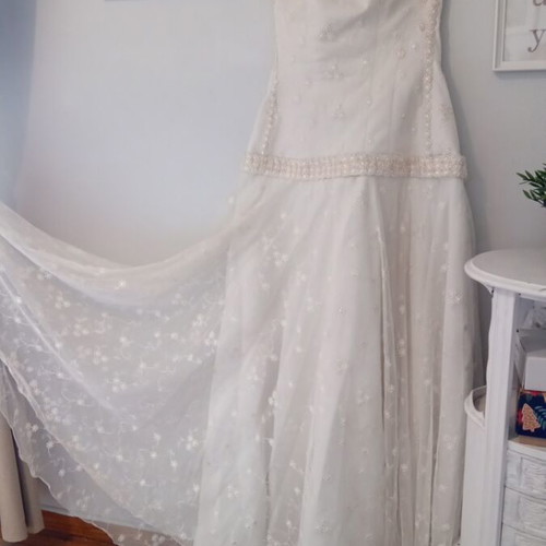 Boho wedding dress used with adjustable bust