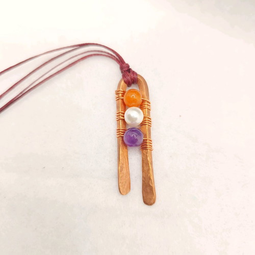 Handmade pendant with semi-precious stones and copper wire