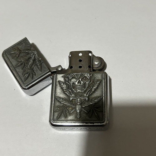 Star metal petrol lighter used with Skull & Cannabis 3D design