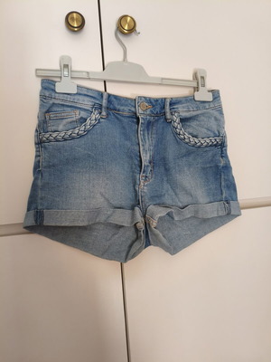 H&M denim shorts used, blue and multicolor