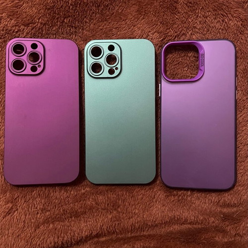iPhone 13 Pro Max cases like new, pack of 23