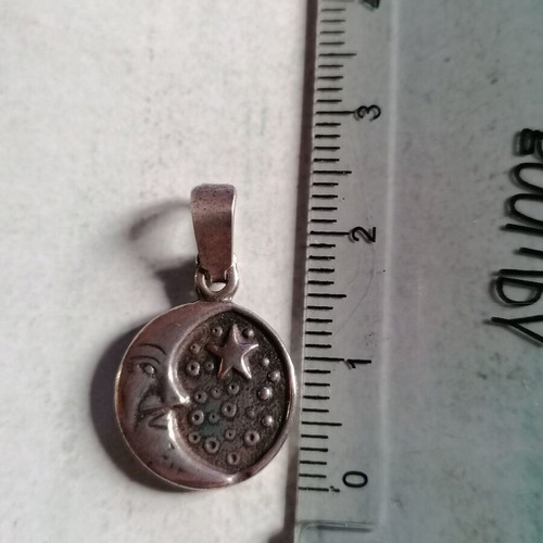 Silver 925 pendant with embossed moon and stars new