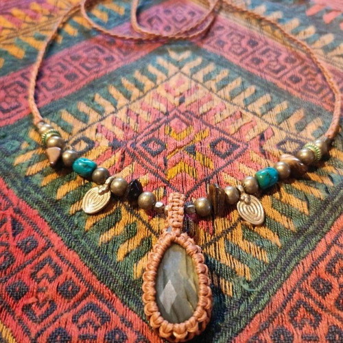 Macrame necklace with labradorite and metal details new