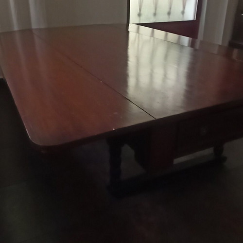 Antique table from Brussels with 2 mechanisms, like new