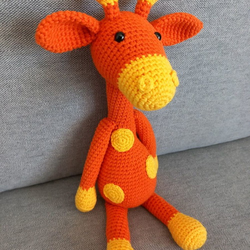 Giraffe doll handmade knitted toy new, soft