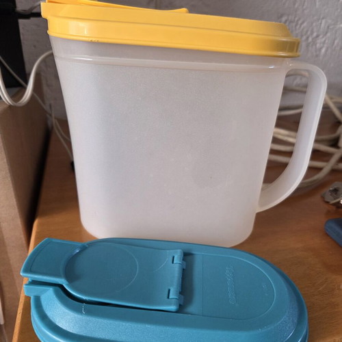 Tupperware container 23.5x14cm like new or two 350ml cups with lids