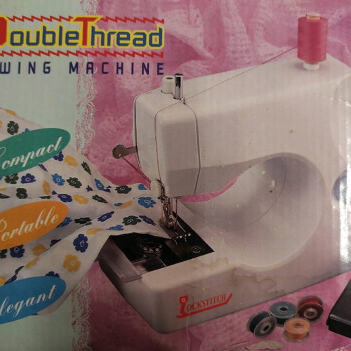 Double Thread sewing machine used with pedal, elegant and lightweight