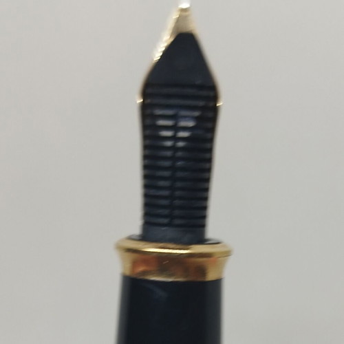 Cross Townsend Marble Green Lacquer fountain pen, 14kt 585 medium nib