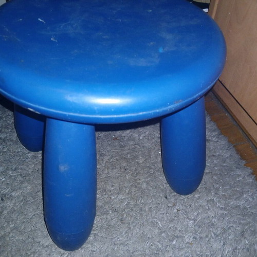 Children's stool blue like new