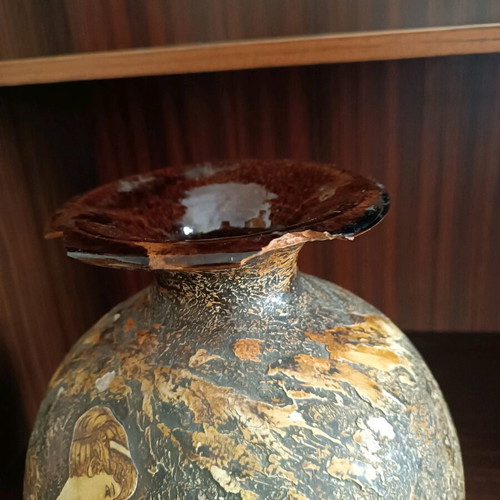 Decorative ceramic vase used with Ikaros motif
