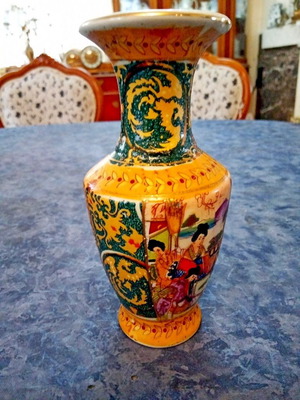 Chinese vase 15 cm