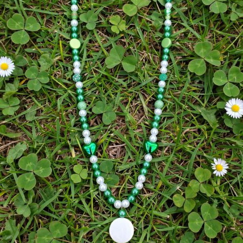 Handmade acrylic beaded necklace and earrings set green and white, new