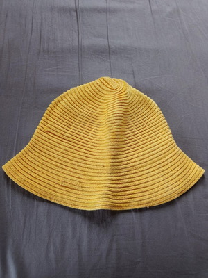 Paper hat like new, yellow, one size