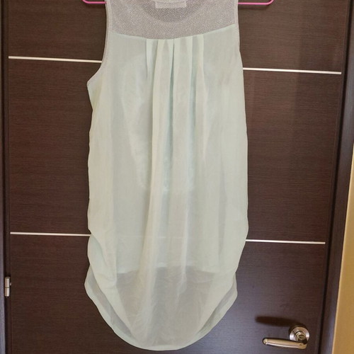 Women's blouse like new, sizes M and L