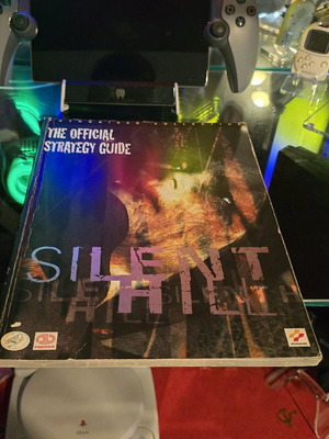 Silent Hill 1 Strategy Guide употребяван за PS1