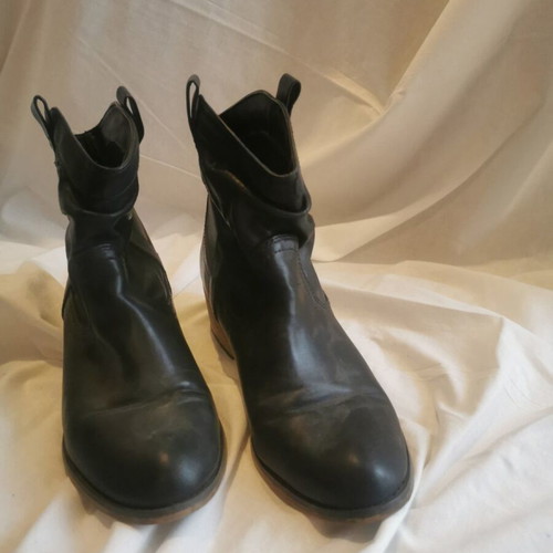 Women's leather ankle boots used, size 38, black