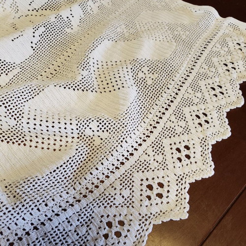 Handmade knitted blanket like new 180 by 200
