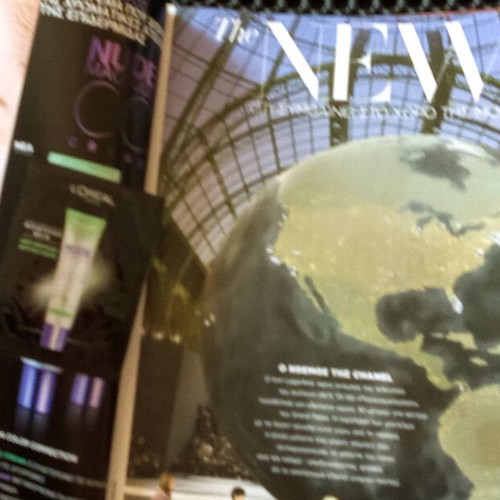 Bazaar Holiday and Spring Shopping magazines like new, 2 pieces