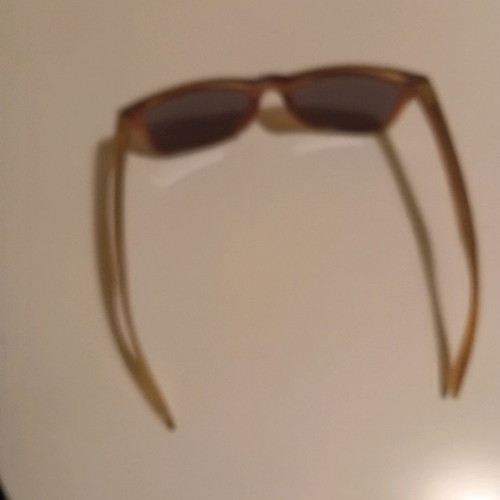 Unisex sunglasses used with brown frame and mirror lenses