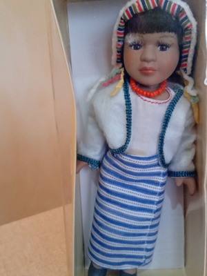 Dolls of the World like new