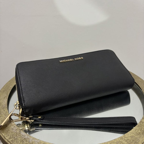 Michael Kors Women’s Wallet Like New Black