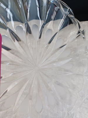 Round serving platter used, 31 cm diameter