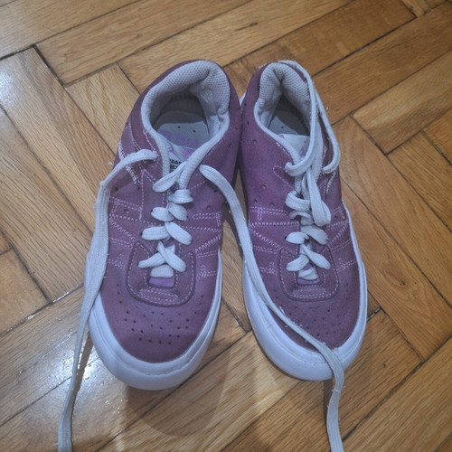 Jordan athletic shoes size 35.5 like new, purple