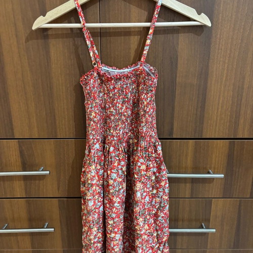 Women's dresses new, pack of 4, small