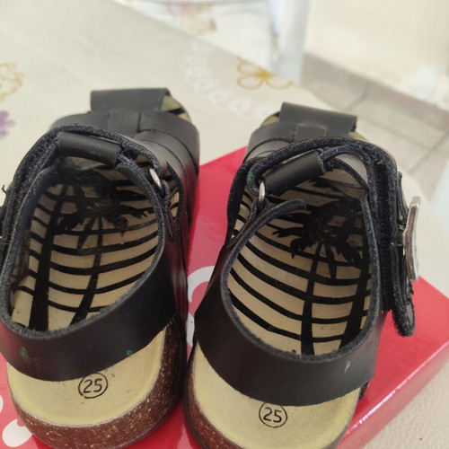 Kickers sandals size 25 like new, black kids shoes