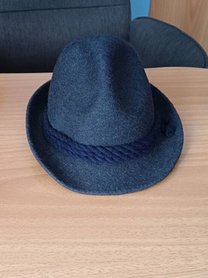Men's hat new blue without tag