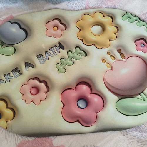 Non-slip bath mat used with flower design 58x38 cm